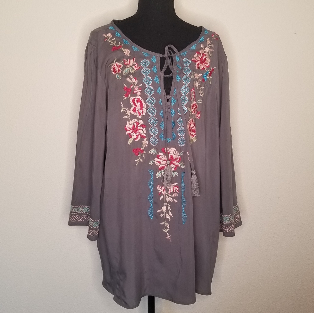 Andrée By Unit Embroidered Rayon Tunic Gray 2X Boho - Picture 2 of 9